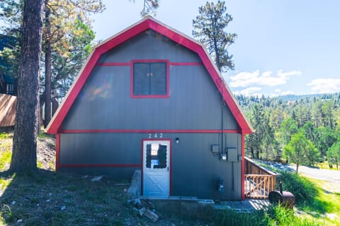 Mama Bear's Den, 2 Bedrooms, Sleeps 6, Wood Stove, Gas Grill, WiFi House in Ruidoso