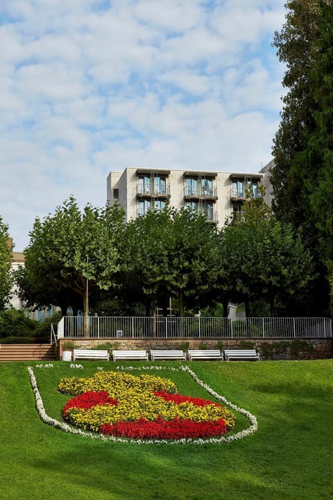 Facade/entrance, Garden