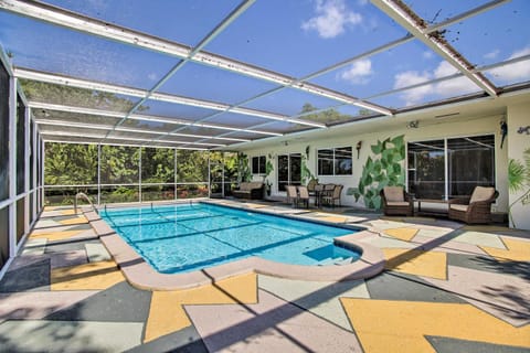 North Miami Home with Screened-in Patio and Pool! House in Ojus