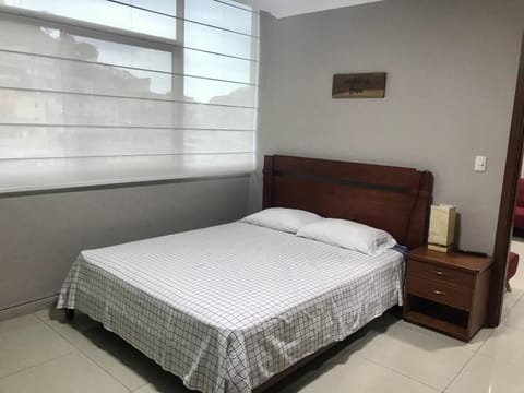 Apartamento completo Edificio Riverfront 1 Puerto Santa Ana Condominio in Guayaquil