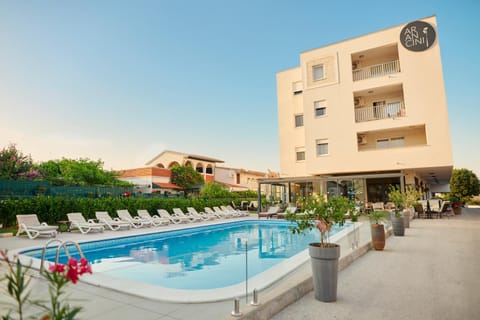 Property building, Swimming pool
