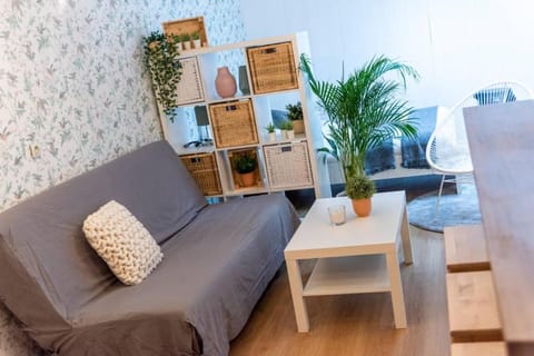 Appartement au calme + parking Apartment in Caen