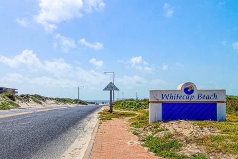 Leeward Isles Apartment in North Padre Island