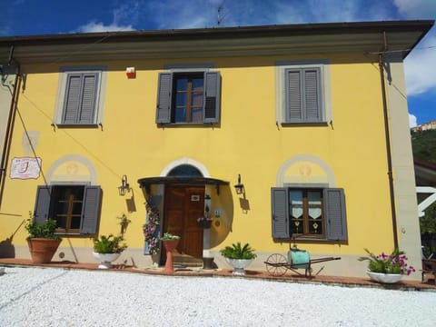 jasmine cottage Bed and Breakfast in Carrara