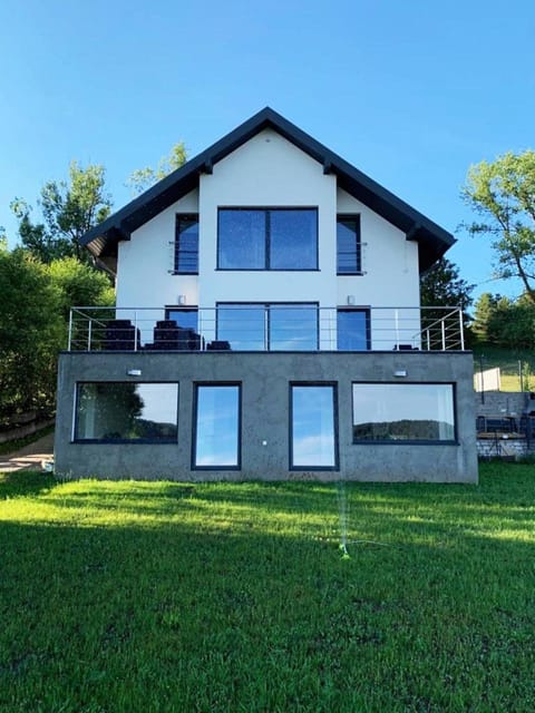 Property building, Day, Garden, Garden view