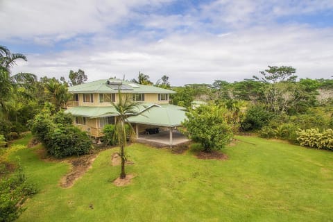 Maluhia Hale home House in Hawaiian Paradise Park