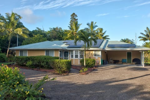 Hale O Makani home House in Hawaiian Paradise Park
