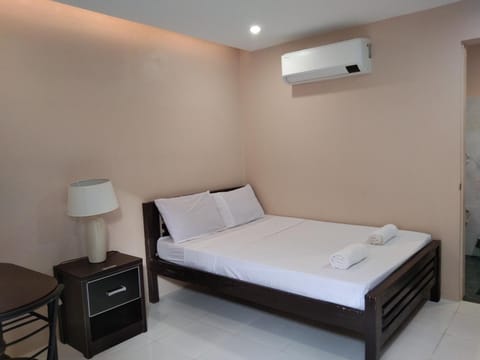 Claytown Pension House Hostel in Dumaguete