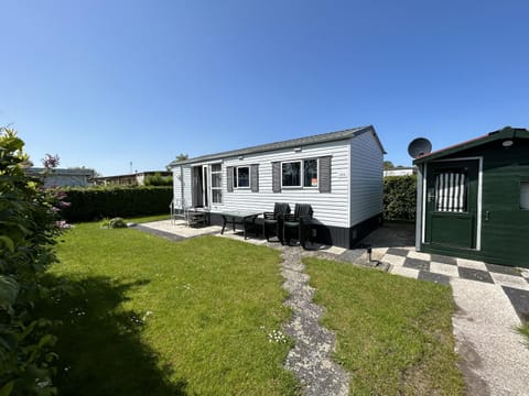 Property building, Facade/entrance, Off site