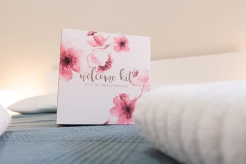 Bed, Bathroom, Photo of the whole room, Bedroom, Guests