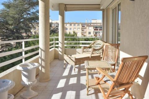 3-Br Apartment Sea View Swimming Pool Apartment in Cannes