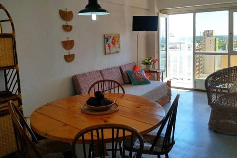 Confortable 2 ambientes, excelente ubicación Appartamento in Miramar