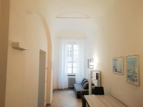 TV and multimedia, Living room, Photo of the whole room, Seating area, Dining area