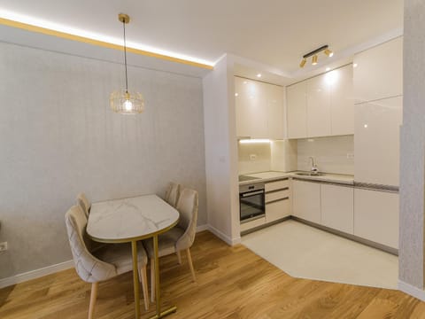 Kitchen or kitchenette, Dining area, kitchen