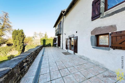 Vie de Château 2 House in Auvergne-Rhône-Alpes