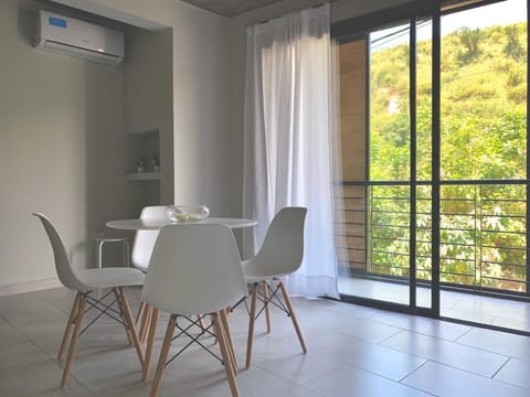 Balcony/Terrace, Dining area, Garden view