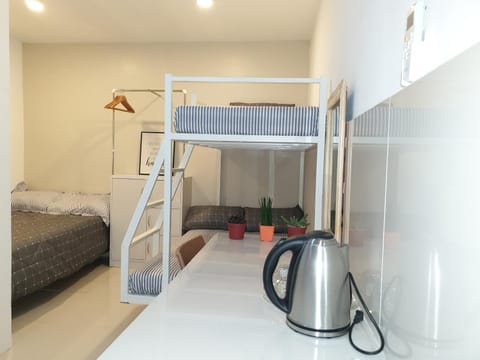 Bed, Photo of the whole room, bunk bed