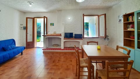 Appartamento Residenziale Trilocale 6 posti letto via Loiri House in San Teodoro
