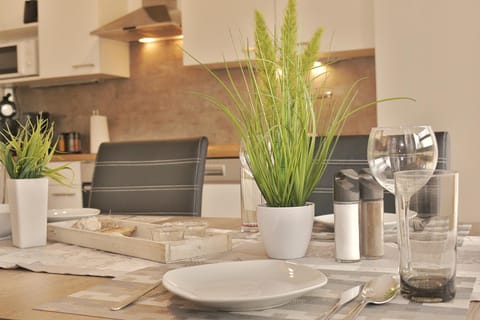 Food and drinks, Food, Drinks