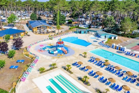 Bird's eye view, Swimming pool