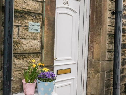 Over-Under Cottage House in Holmfirth