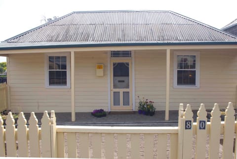 Darcy's Cottage on Piper House in Kyneton