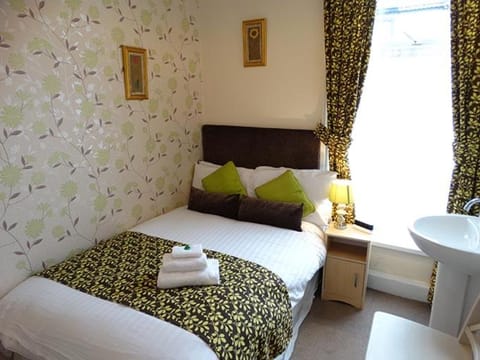 Adelphi Guest House Bed and Breakfast in Southport