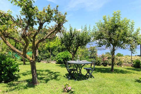 Garden, Dining area, Garden view, Lake view