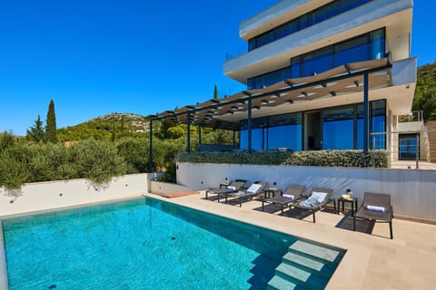 Property building, Swimming pool