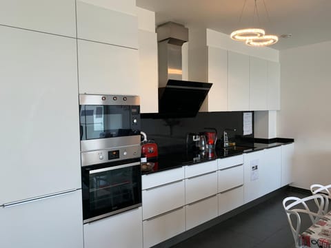 Spacious Luxury 2BR flat with Parking & Netflix - Luxembourg gare Apartment in Luxembourg
