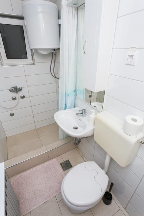 Shower, Toilet, Bathroom