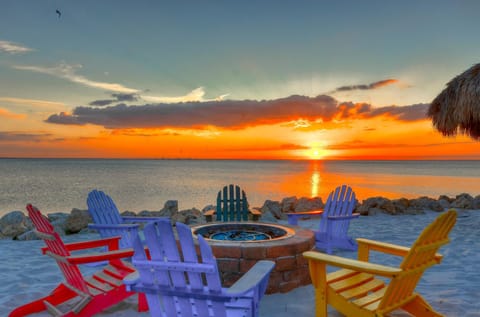 Activities, Seating area, Sea view, Sunset