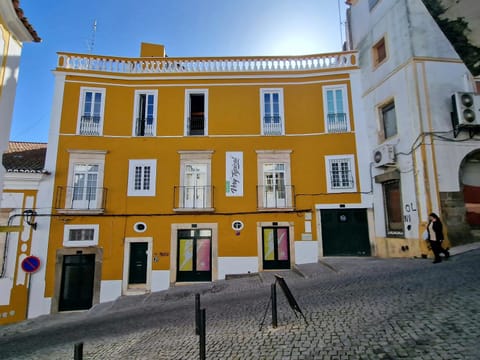 Property building, Facade/entrance, Landmark view