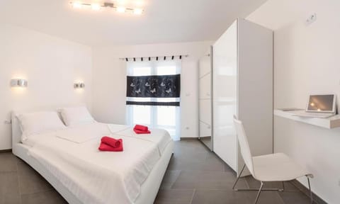 Sunny Biokovo Apartments Bed and Breakfast in Baška Voda