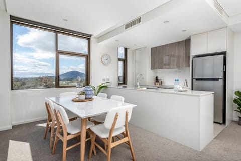 Amazing View In Large Apartment Barton ACT Apartment in Canberra