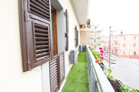 Balcony/Terrace, City view, Street view