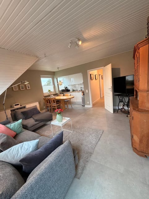 Living room, Dining area, kitchen