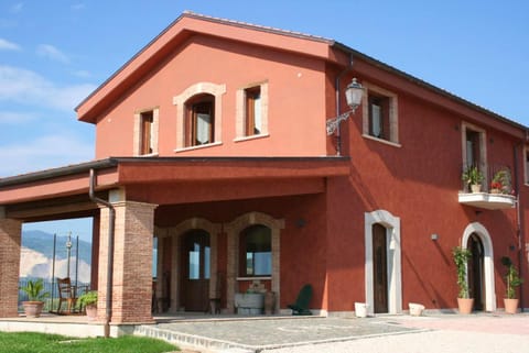 8 bedrooms villa with private pool enclosed garden and wifi at Segni Villa in Abruzzo