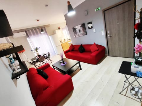 Kitchen or kitchenette, Living room