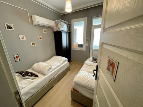Ozkan Apartment - Fethiye Center Fully Furnished 50Mbps Wifi Netflix Condo in Fethiye