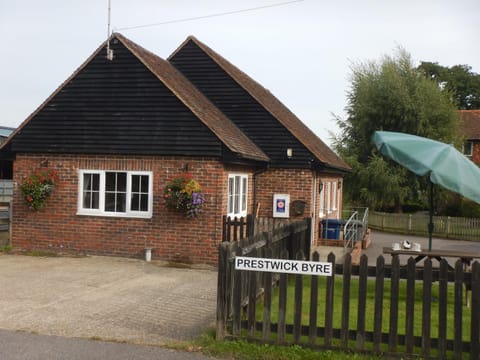 Prestwick Byre House in Borough of Waverley