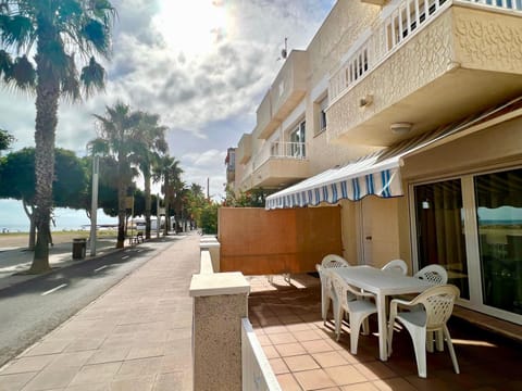 Casa cómoda delante de la playa con vista al mar House in Cambrils