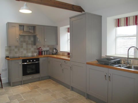 Lavender Cottage House in North East Derbyshire District