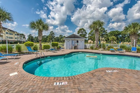Updated Condo Less Than 3 Miles to Broadway at the Beach! Condominio in Carolina Forest