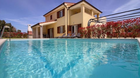 Luxury Villa Olivia with pool , 200m from the beach Villa in Banjole