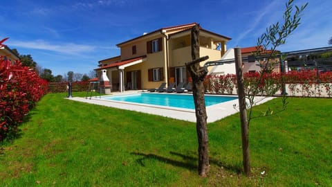 Luxury Villa Olivia with pool , 200m from the beach Villa in Banjole