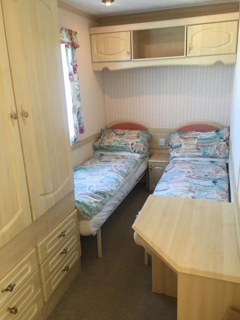 Three bedroom Hartland Caravan House in Westward Ho