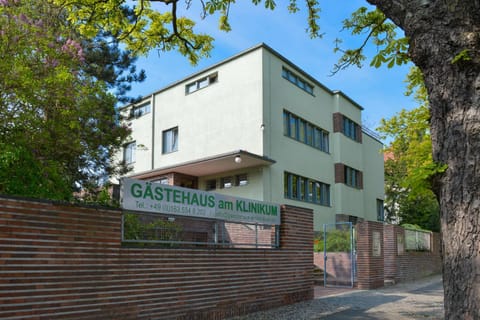 Gästehaus am Klinikum Bed and Breakfast in Halle Saale
