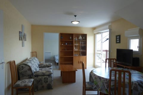 REF 088 Appartement T2 vue port Crouesty proche commerces Apartment in Arzon