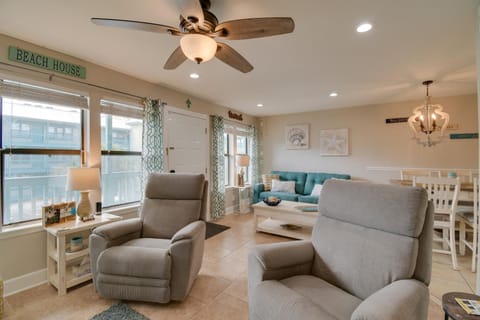Vibrant Gulf Shores Getaway with Pool and Beach Access Eigentumswohnung in West Beach